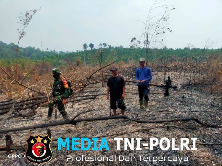 TNI dan Warga Bersinergi Cegah Karhutla, Puluhan Personel Ground Check Titik Hotspot di Wilayah Pauh