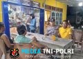 Cegah Kejahatan di Jam Rawan, Polisi Mandor Sambangi Warga Saat Patroli Malam
