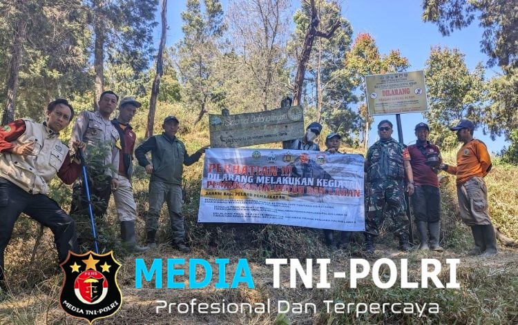 Jaga Merapi dari Ancaman Karhutla, Babinsa dan Tim Gabungan Sisir Jalur New Selo