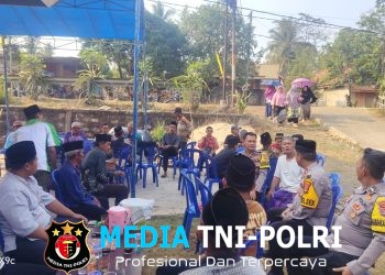 Polisi Sambang Duka, Kapolsek dan Bhabinkamtibmas Hadir Beri Dukungan kepada Keluarga Warga Ogan Lima