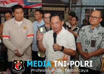 Mendagri Tinjau Program Bedah Rumah di Bukit Duri, Ajak Pemda Dukung Percepatan Perbaikan Hunian