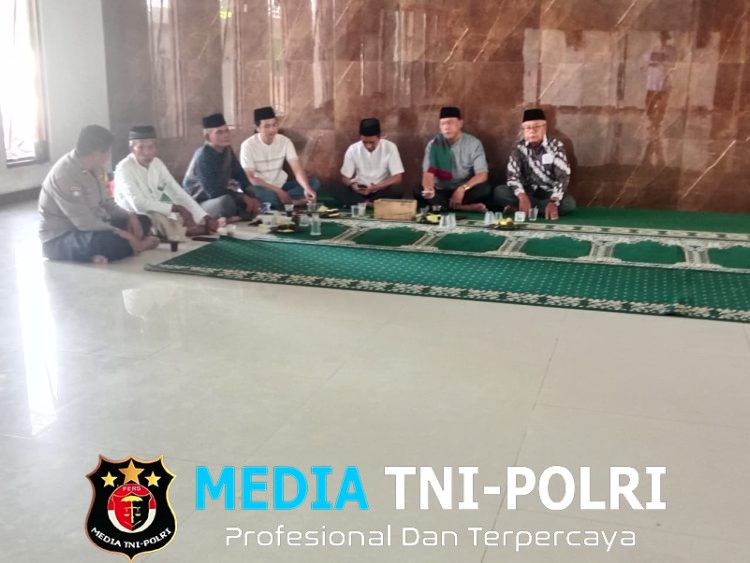 Bhabinkamtibmas Polsek Cabangbungin Hadiri Peringatan Maulid Nabi Muhammad SAW di Masjid Besar Almukhlisin