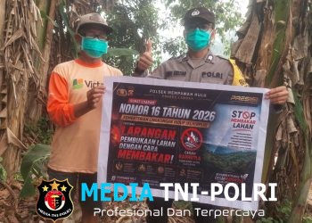 Cegah Karhutla di Kecamatan Sompak, Bhabinkamtibmas Sampaikan Pesan Kamtibmas kepada Petani