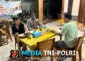 Patroli Malam Berujung Dialog Hangat, Polisi Polsek Mandor Ajak Warga Bersama Cegah Kejahatan