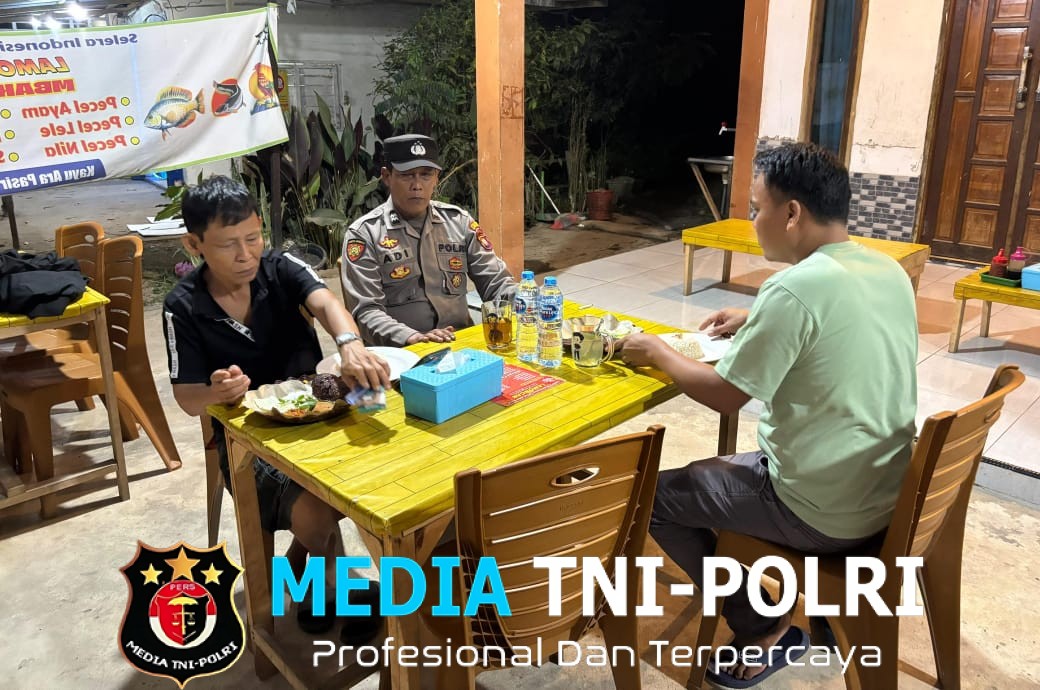 Patroli Malam Berujung Dialog Hangat, Polisi Polsek Mandor Ajak Warga Bersama Cegah Kejahatan