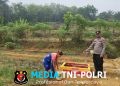 Polsubsektor Jelimpo Bangun Sumur Bor, Warga Kini Lebih Mudah Mendapatkan Air Bersih di Tengah Kabut Asap