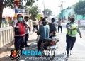 Polsek Setu Bagikan Masker kepada Pengguna Jalan Antisipasi Abu Vulkanik Gunung Anak Krakatau