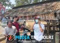 Polsek Cikarang Pusat Bagikan Masker kepada Pengguna Jalan, Antisipasi Dampak Debu Vulkanik Gunung Krakatau