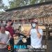 Polsek Cikarang Pusat Bagikan Masker kepada Pengguna Jalan, Antisipasi Dampak Debu Vulkanik Gunung Krakatau