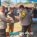 Polsek Cabangbungin Bagikan 100 Masker kepada Warga Antisipasi Dampak Abu Vulkanik