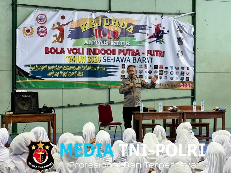 Kapolsek Setu Ajak Pelajar Nurul Azhar Jauhi Tawuran, Bullying dan Kenakalan Remaja