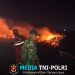 Babinsa Bersama Polri dan Manggala Agni Berjibaku Padamkan Karhutla di Desa Padang Bulan