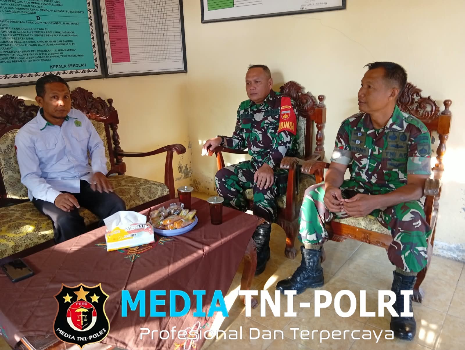 Jalin Silaturahmi, Babinsa Koramil 11 Manyaran Perkuat Sinergitas dengan Kepala MI Muhammadiyah Tlenyeng