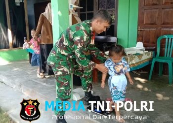 Tingkatkan Kesehatan Anak dan Cegah Stunting, Babinsa Koramil 0808/22 Wonodadi Dampingi Posyandu ILP Di Desa Kebon Agung
