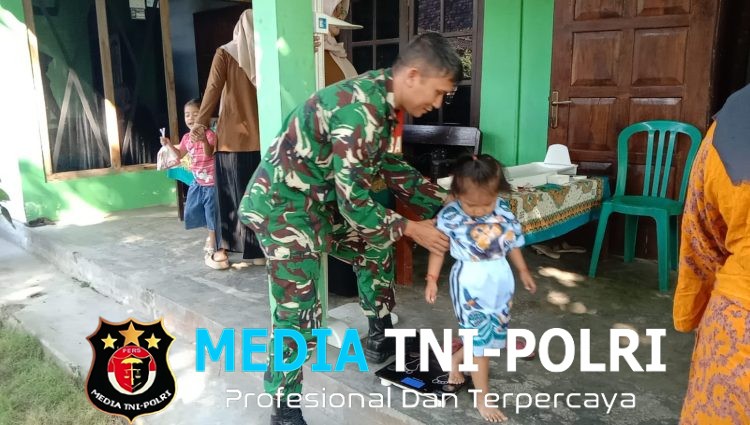 Tingkatkan Kesehatan Anak dan Cegah Stunting, Babinsa Koramil 0808/22 Wonodadi Dampingi Posyandu ILP Di Desa Kebon Agung