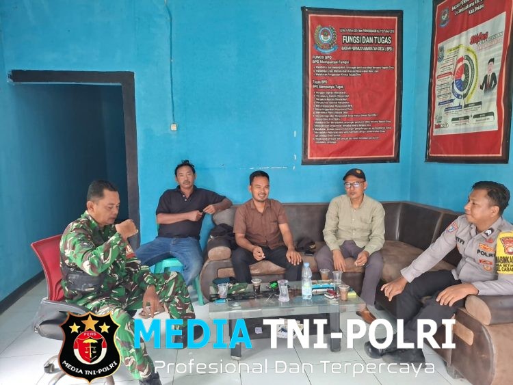 Polsek Cabangbungin Sambangi Warga Setialaksana, Ajak Jaga Kerukunan dan Awasi Aktivitas Anak