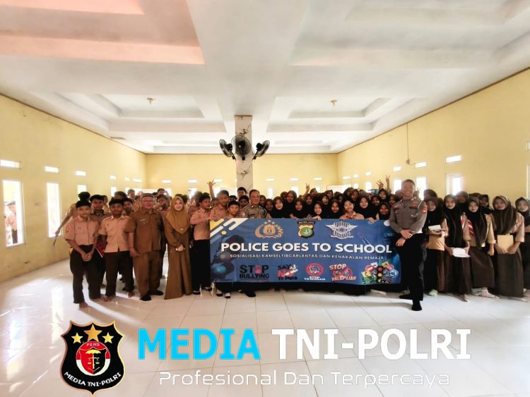 Polres Metro Bekasi Edukasi Pelajar SMPN 2 Pebayuran melalui Police Goes to School