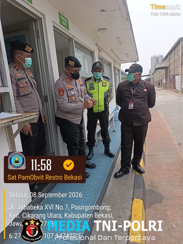 Polres Metro Bekasi Patroli Objek Vital Jababeka, Bagikan Masker dan Perkuat Koordinasi Keamanan