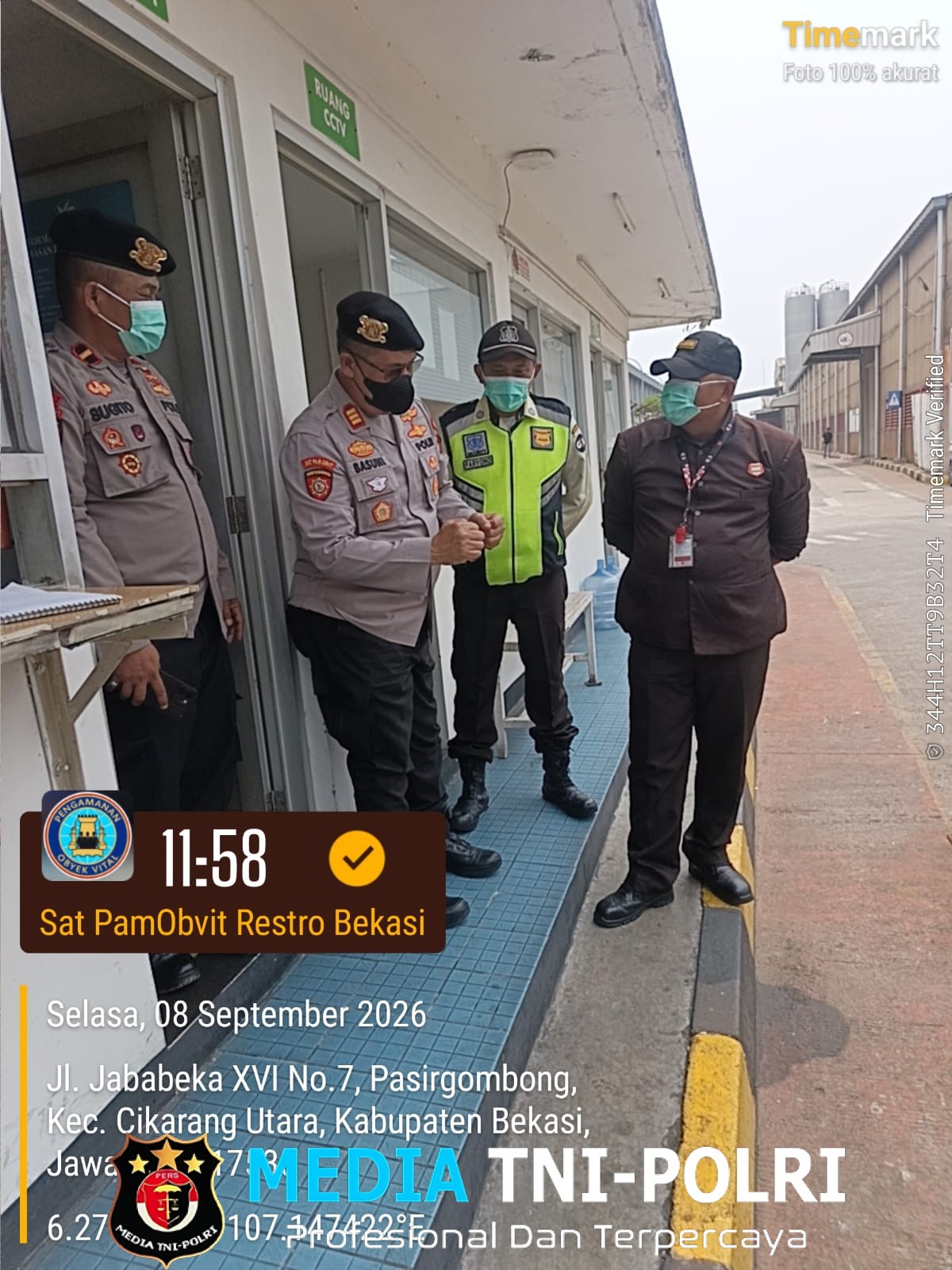 Polres Metro Bekasi Patroli Objek Vital Jababeka, Bagikan Masker dan Perkuat Koordinasi Keamanan