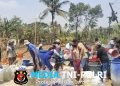 Kemarau Mencekik, 8 Tangki Air Bersih Mengalir untuk Warga Bojong