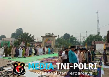 Sinergi Polri dan Masyarakat, Polsek Mempawah Hulu Sholat Istisqo dan Istighosah, Doakan Hujan Turun di Tengah Kemarau dan Kabut Asap