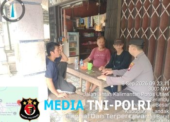 Warga Asyik Duduk Santai, Tiba-Tiba Didatangi Polisi, Ada Apa? Ternyata Bukan Razia