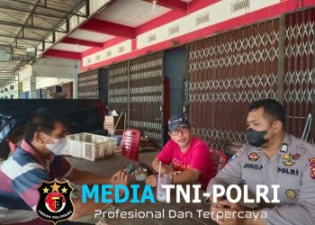 Temui Warga Saat Patroli, Polisi Kuala Behe Ingatkan Jangan Terjebak Jerat Judol