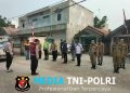 Polsek Kedungwaringin Bersama Instansi Terkait Lakukan Penyiraman Jalan untuk Kurangi Debu