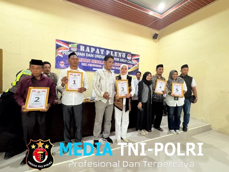 Polsek Pebayuran Amankan Rapat Pleno Penetapan dan Pengundian Nomor Urut Calon Kepala Desa Sumbersari