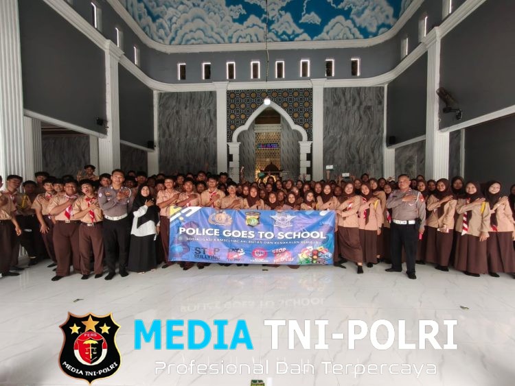 Satlantas Polres Metro Bekasi Edukasi Pelajar SMAN 2 Cikarang Utara Lewat Police Goes To School