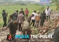 Sinergi TNI-Polri, Koramil Kedungwaringin dan Polsek Kedungwaringin Tanam Pohon di Bantaran Citarum