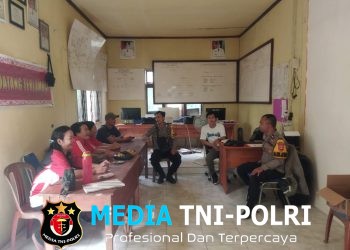 Bhabinkamtibmas Polsek Menyuke Berikan Sosialisasi Pencegahan Kebakaran Hutan dan Lahan Di Desa Angkaras