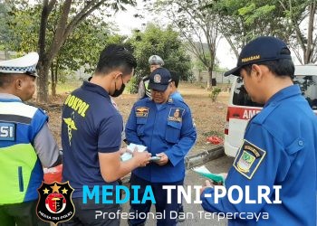Polres Metro Bekasi Gelar Mitigasi dan Bakti Kesehatan, 640 Masker Dibagikan Antisipasi Paparan Abu Vulkanik Anak Krakatau