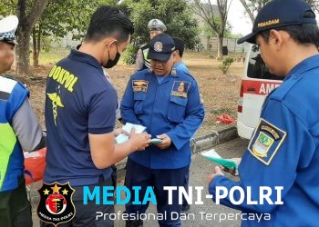 Polres Metro Bekasi Gelar Mitigasi dan Bakti Kesehatan, 640 Masker Dibagikan Antisipasi Paparan Abu Vulkanik Anak Krakatau