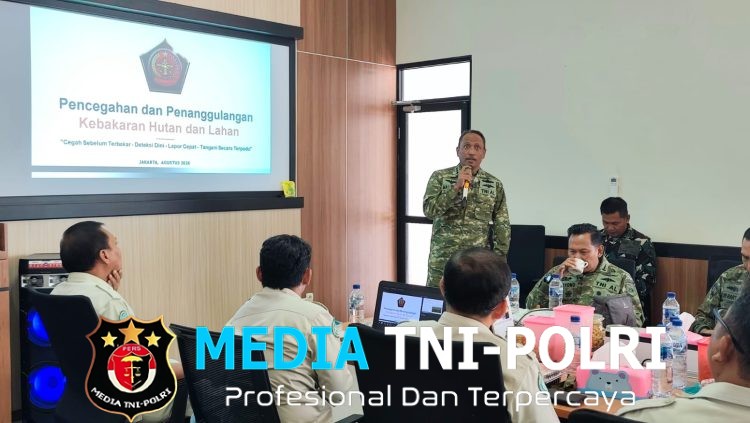 Komandan Kodim 1015/Sampit Dampingi Tim Mabes TNI Berikan Sosialisasi Karhutla di Perusahaan