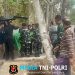Prajurit Yonif TP 449/SH Melayat dan Bantu Proses Pemakaman Warga Watubonang
