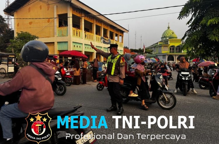 Polsek Kedungwaringin Gelar Gatur Lalin Pagi di Depan SDN 02 Kedungwaringin
