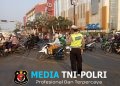 Polsek Cikarang Utara Atur Arus Lalu Lintas Pagi di Simpang SGC