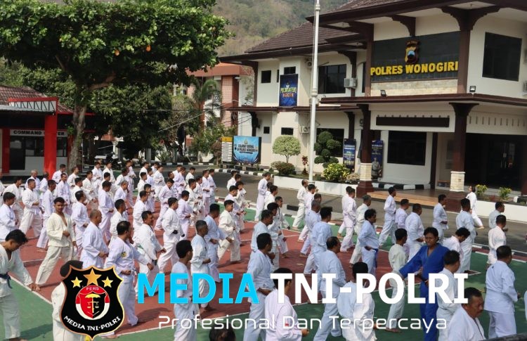Asah Kemampuan, Personel Polres Wonogiri Jalani Ujian Bela Diri Polri