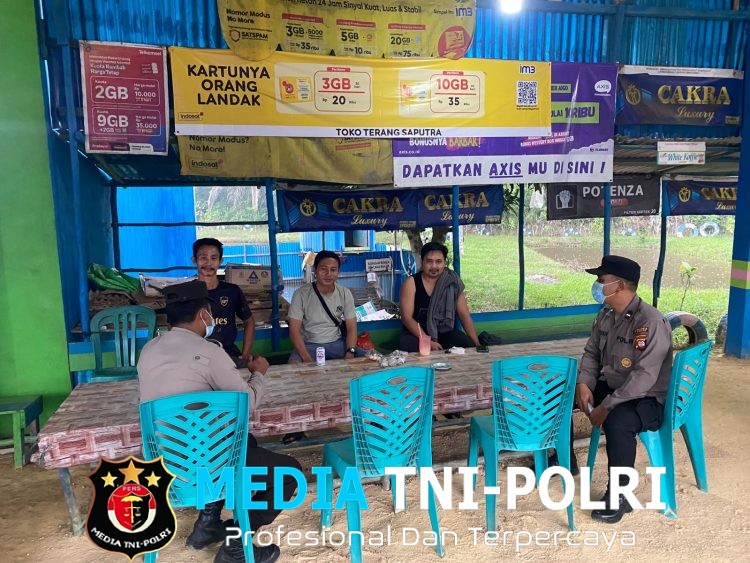 Kabut Asap Mengintai, Polsek Ngabang Tak Tinggal Diam Warga Diimbau Pakai Masker dan Waspada Karhutla