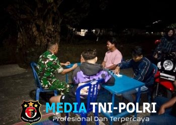 Patroli Malam, Babinsa Glonggong Rangkul Warga Jaga Kamtibmas