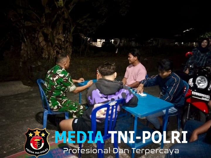Patroli Malam, Babinsa Glonggong Rangkul Warga Jaga Kamtibmas