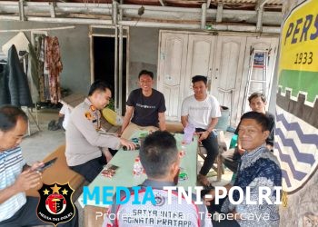 Polsek Cibarusah Silaturahmi dengan Viking, Ajak Suporter Persib Jaga Kondusivitas