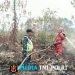 Kodim 0420/Sarko Aktif Pantau dan Padamkan Karhutla di Sejumlah Wilayah Sarolangun