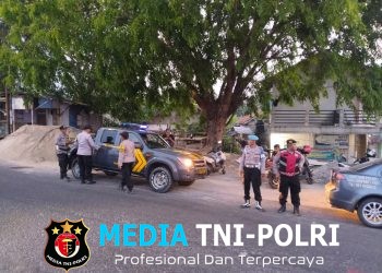 Polsek Kedungwaringin dan TNI Patroli Pengamanan Kepulangan Suporter The Jakmania