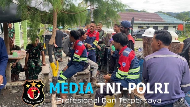 Pererat Toleransi Beragama, Satgas Pamtas Kewilayahan Gelar Komsos Bersama Warga dan Masyarakat Beragama Muslim di Desa Ampera
