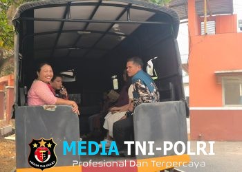 Tebar Cinta Kasih, Sat Samapta Polres Metro Bekasi Konsisten Layani Antar Jemput Jemaat HKBP