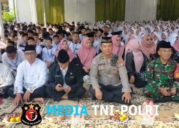 Polsek Kedungwaringin Hadiri Peringatan Maulid Nabi, Ajak Pelajar Teladani Akhlak Rasulullah