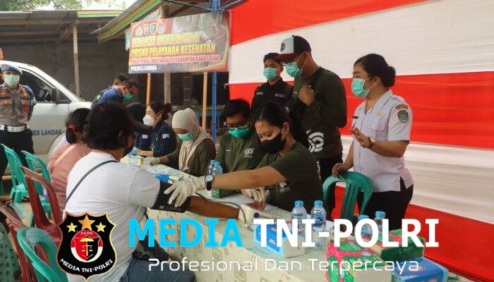 Pemeriksaan Kesehatan hingga Bantuan Air Bersih Dihadirkan Polres Landak di Sidas Atasi Dampak Karhutla