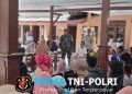 Babinsa dan Bhabinkamtibmas Kawal Penyaluran Bantuan Beras